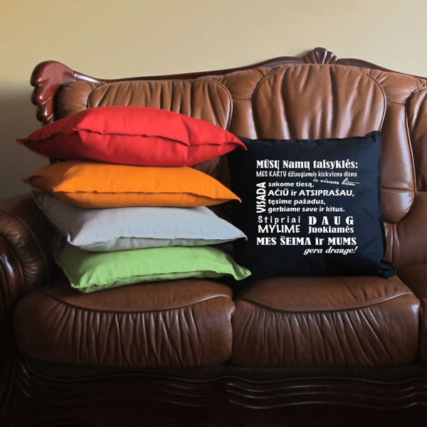 Dekoratyvinė pagalvėlė "Mūsų namų taisyklės"
