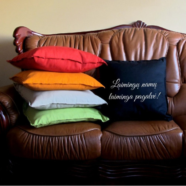 Dekoratyvinė pagalvėlė "Laimingų namų laiminga pagalvė"