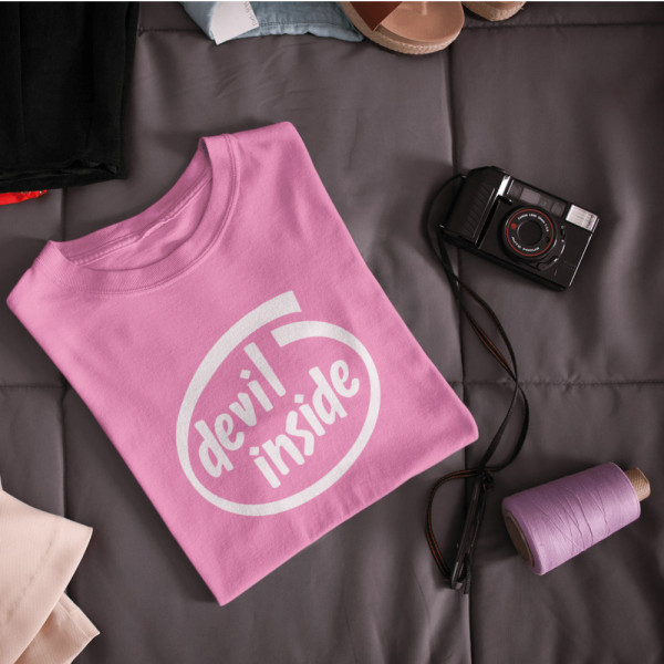 Moteriški marškinėliai "Devil inside"
