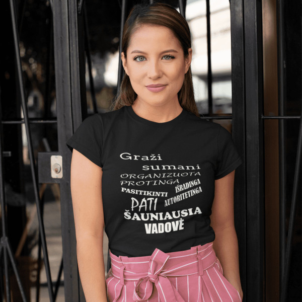 Moteriški marškinėliai "Šauniausia vadovė"