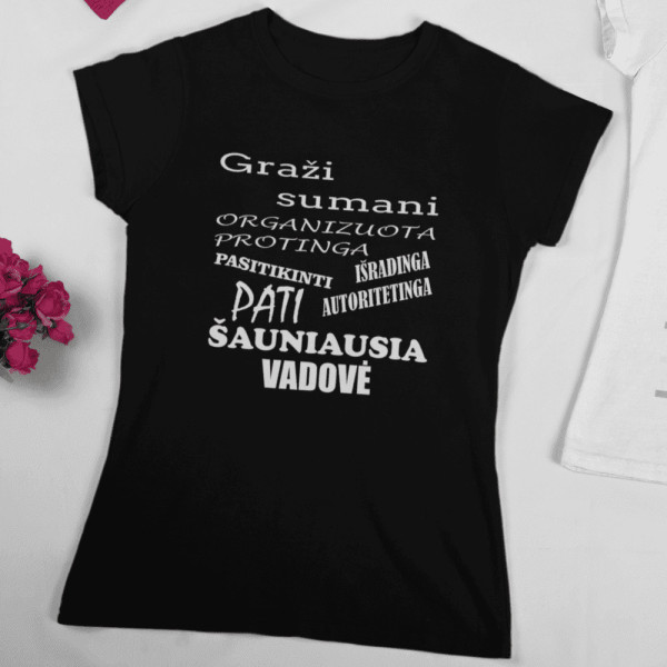Moteriški marškinėliai "Šauniausia vadovė"