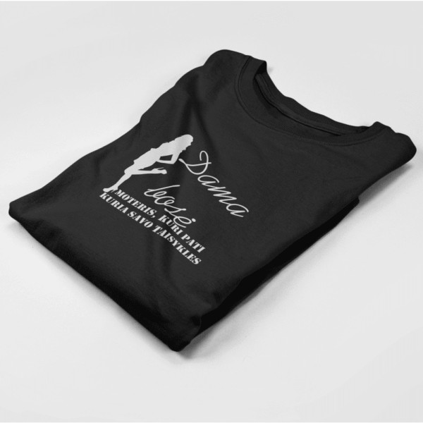 Moteriški marškinėliai "Dama bosė"