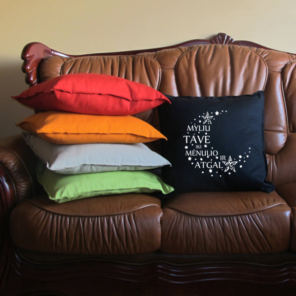 Dekoratyvinė pagalvėlė "Myliu Tave iki mėnulio ir atgal" (mėnulis)