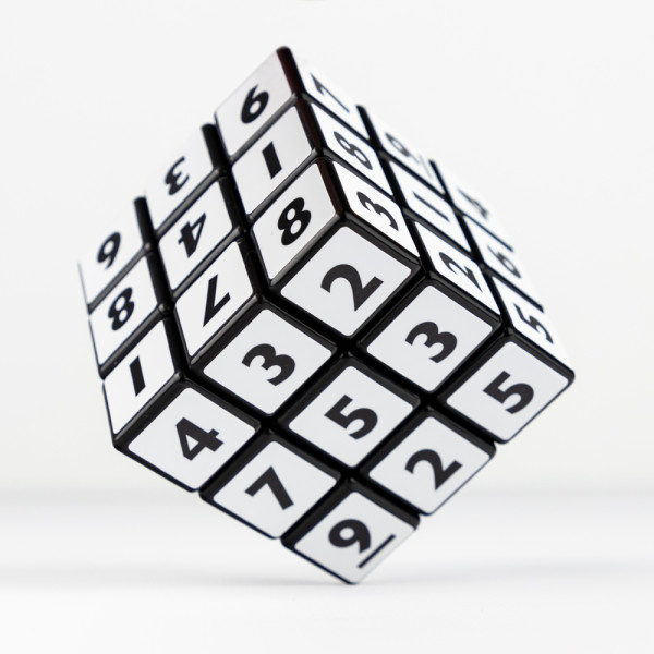 Baltas Sudoku rubiko kubikas