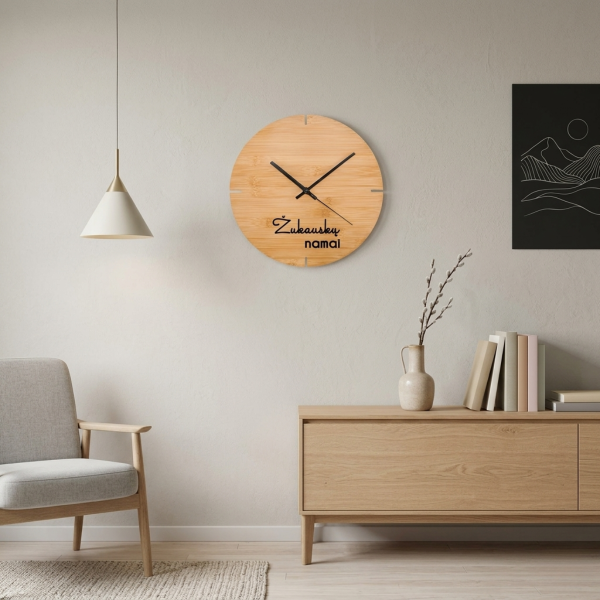 Bambukinis sieninis laikrodis "Namai" su Jūsų pasirinkta pavarde