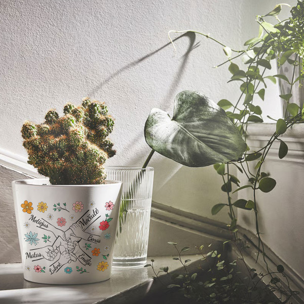 Elegantiškas  vazonas "Močiutė ir anūkai" su anūkų vardais