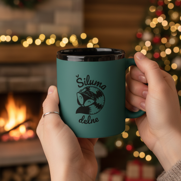 Graviruotas puodelis "Šiluma delne"