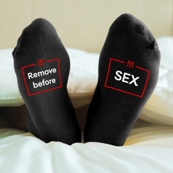 Kojinės su spauda ant padų "Remove before sex"