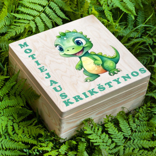 Medinė dėžė "Drakoniuko krikštynos" su pasirinktu vardu (30x30cm)