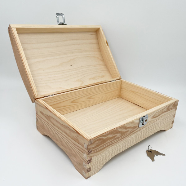 Medinė skrynelė "Prisiminimai" su pasirinktu vardu