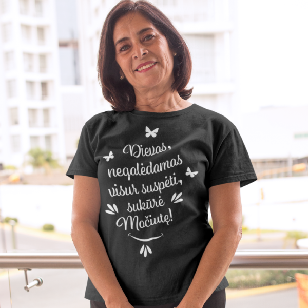 Moteriški marškinėliai „Dievas sukūrė močiutę“