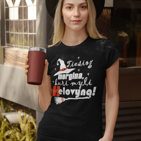 Moteriški marškinėliai "Tiesiog mergina, kuri myli Helovyną!"