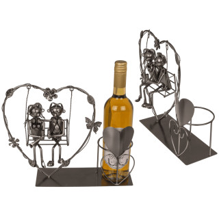 Metalinis butelio laikiklis "Porelė ant sūpynių"