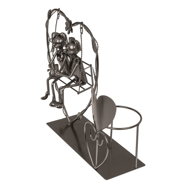 Metalinis butelio laikiklis "Porelė ant sūpynių"