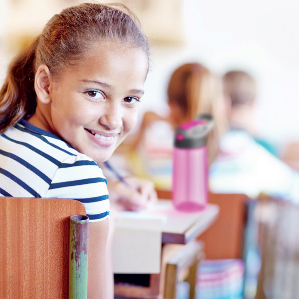 Spalvota vaikiška gertuvė su Jūsų pasirinktu vardu (450ml)