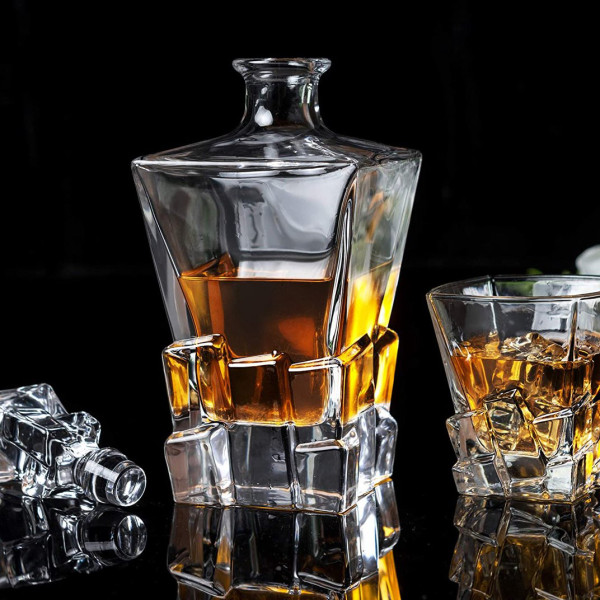 Viskio rinkinys medinėje dėžutėje "ELIXIR - tėčio mėgstamiausias viskis"