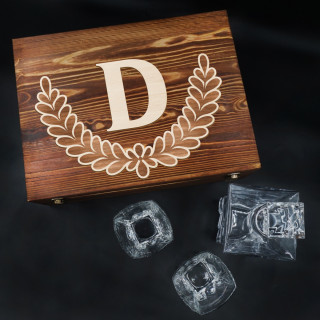 Viskio rinkinys medinėje dėžutėje "ELIXIR" su jūsų pasirinkta vardo raide