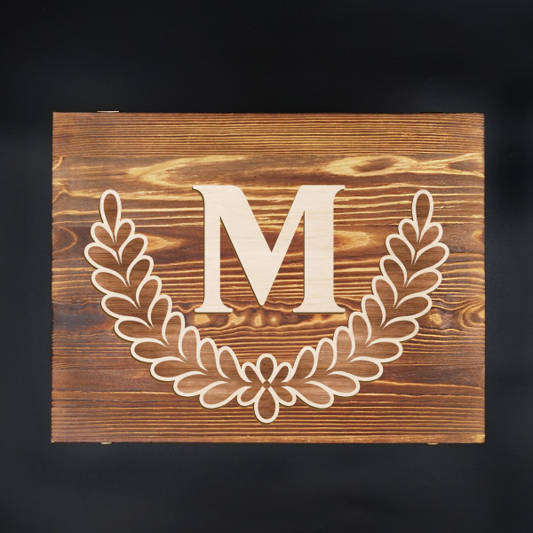 Viskio rinkinys medinėje dėžutėje "ELIXIR" su jūsų pasirinkta vardo raide