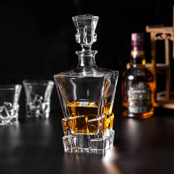 Viskio rinkinys medinėje dėžutėje "ELIXIR" su jūsų pasirinktu vardu