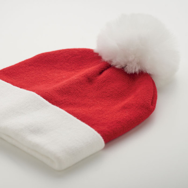 Žieminė raudona kepurė "Mensa"